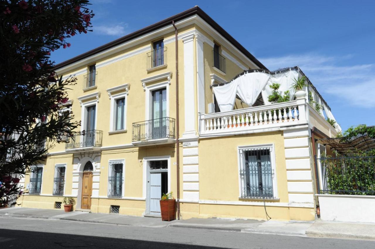 Vaccarizzo Albanese Palazzo Scura Bed & Breakfast エクステリア 写真